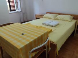 Guesthouse Porobic Double Room, hotel v destinaci Igalo