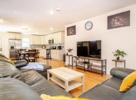 37 - 3BR Quincy - Cozy Townhouse near Adams Park