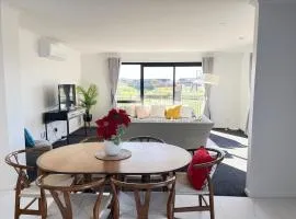 Parkside Retreat Spanking New 5 Bedrooms 3 Baths