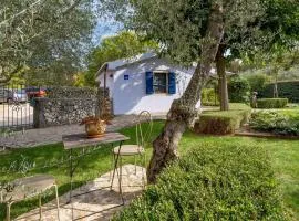 Little blue House by Villas Guide