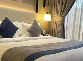 Runway Rooms, hotel v destinaci Aghk'ilisa