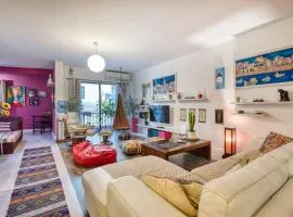 Central + Bright Apartment in St. Julians