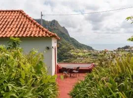 GuestReady – Rustic Charm in Peaceful Madeira