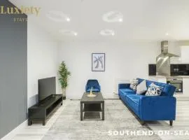 Modern & Elegant 1BR City Centre - Near High St & Southend Beach by Luxiety Stays