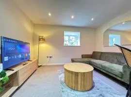 Charming 1-Bedroom Retreat in the Heart of Warwick