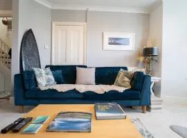 Luxury family-friendly Newquay beach house near Porth Beach perfect for surfing, walking, exploring