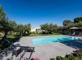 Villa Virginia - Relax and Private Pool, hotel v destinaci Paceco