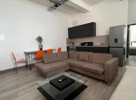 Modern 2bed warehouse conversion apartment for 6 people - London