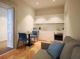 Appartamento Moon and Stars 7, hotel in Muralto