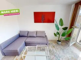 3-Raum-Ferienwohnung mit Balkon, Straßenbahnlinie 5 fußläufig erreichbar, WLAN