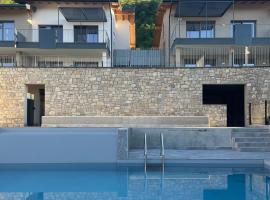 Brighter Days - Two-room apartment with lake view and pool, hotel v destinácii Predore