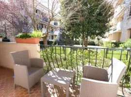 Three bedrooms apartment in Aix en Pce