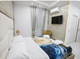 B&B luxury house gold