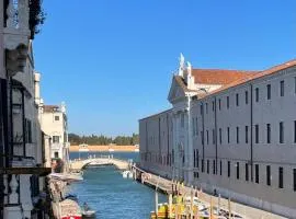 Residenza Stardust Suite with Canal View