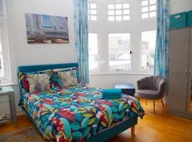 Seaside Rentals Bournemouth centre - large 3BR, WiFi, beach 8 min walk