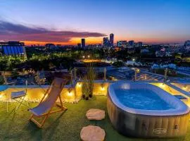 Downtown Floreasca Penthouse with Jacuzzi&Sauna