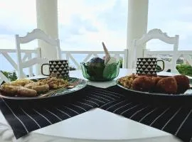 Oceanview! Walk to town and beach-PAYMENT REQUIRED TO RESERVE