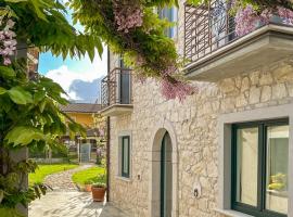 Casa Rurale Faraone, hotel v destinaci Teggiano