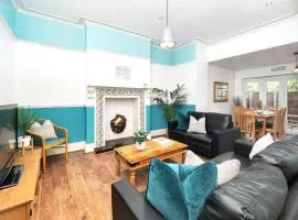 NEW Oakhill House by Truestays - 5 Bedroom House in Stoke-on-Trent
