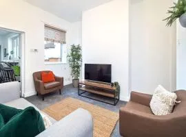 Penkhull House by Truestays - 4 Bedroom House in Stoke-on-Trent