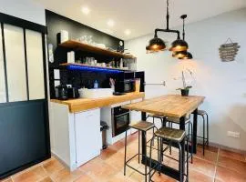 Studio moderne au pied des pistes, emplacement idéal, central et calme