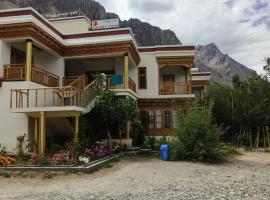 SUNSET VIEWS Near Sand Dune Hunder, auberge de jeunesse à Leh