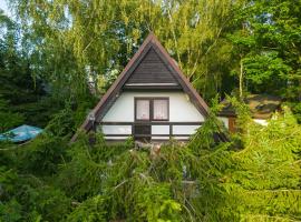 Domek nad jeziorem, hotelli kohteessa Kretowiny