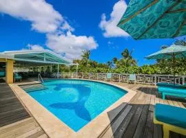 Shoys Beach House - 5 bedroom villa on the Beach!