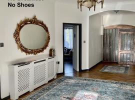 Dominics Lodge, guest house in Wicklow