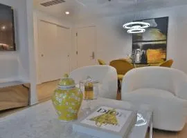 Elegant 2BR in Old MTL Historic Core