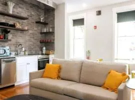 151 Spring Downtown Eureka Springs Suite D