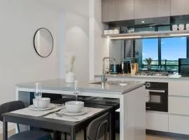 Central Brisbane Gem Walk to River Attractions