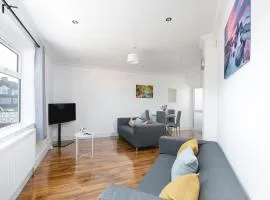 Spacious and Cozy 4Bed in Enfield with Garden & WiFi & Parking