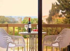 Follow The Sun Hotel Apartments, hotel v destinaci Polis Chrysochous