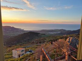 Superbe Maison de village authentique vue mer, βίλα σε SantʼAntonino
