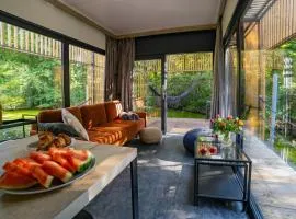 Water Hideout - Floating Luxury in Pure Wilderness