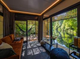 Water Hideout - Floating Luxury in Pure Wilderness, Luxushotel in Wysoka