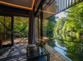 Water Hideout - Floating Luxury in Pure Wilderness