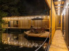 Water Hideout - Floating Luxury in Pure Wilderness