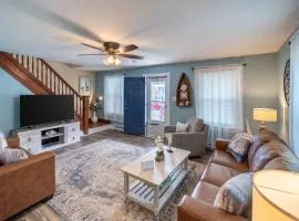 Family-Friendly 4BR Near Beach Smart TV Fun