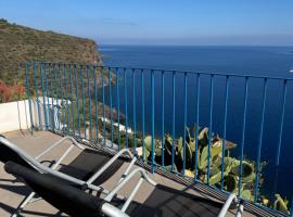 Villa Vista Mare a Filicudi, khách sạn ở Filicudi