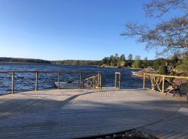 A wonderful house in the lake., hotell i Stockholm