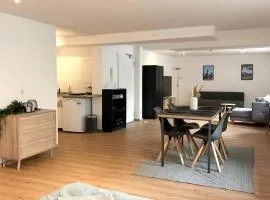 New Studio, Central & Quiet