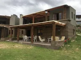 Los González – Cabañas con Vista al Valle