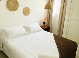 Habitación en apartamento compartido al frente del cc Unico