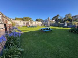 Beach Holiday Apartments, three-star hotel in Rye