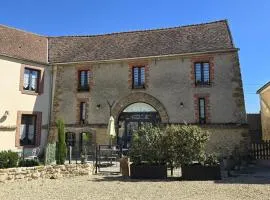 Grand gîte rénové avec terrasse, parking privé et équipements complets, proche Versailles et nature - FR-1-527-41