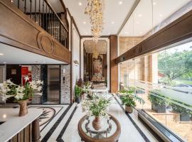 Legend Smart Hotel, hotel sa Phú Thú