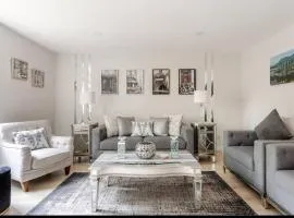 Entire 2 Bedrooms 2 bathrooms private suite in Coquitlam