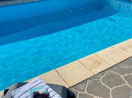 Waves Geraldton: Geraldton şehrinde bir otel